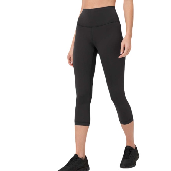 lululemon athletica Pants - Lululemon Wunder Train High Rise Crop 21"